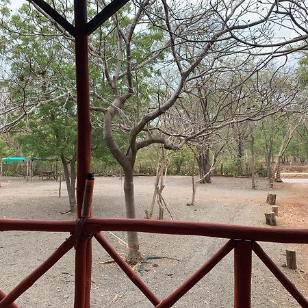 Nieves Surf Hostel And Camping Playa Avellana Exterior photo