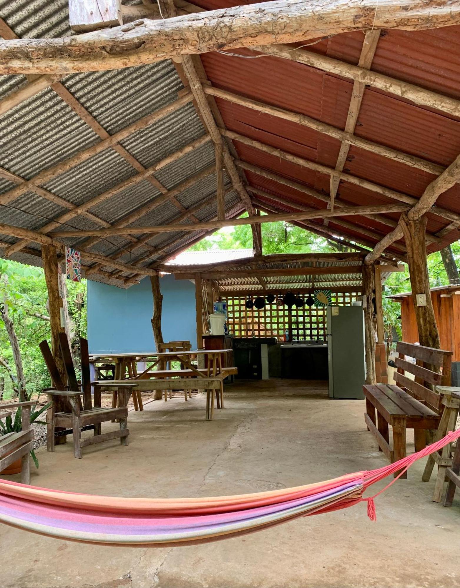 Nieves Surf Hostel And Camping Playa Avellana Exterior photo